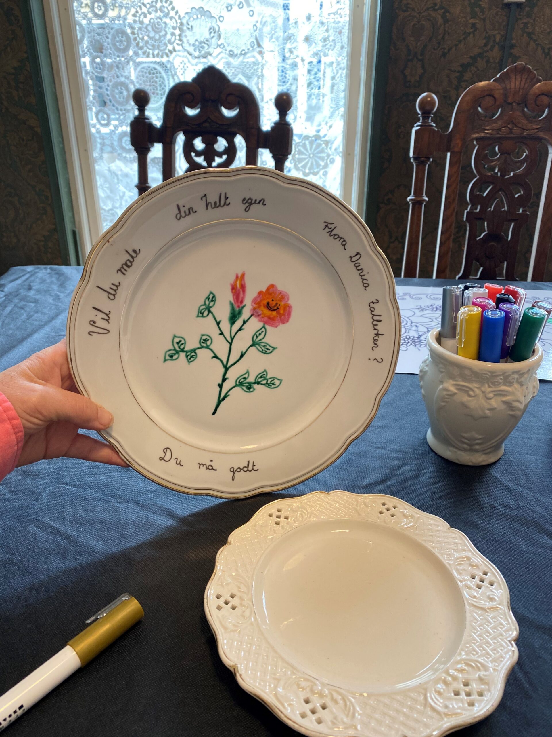 Mal din egen Flora Danica tallerken